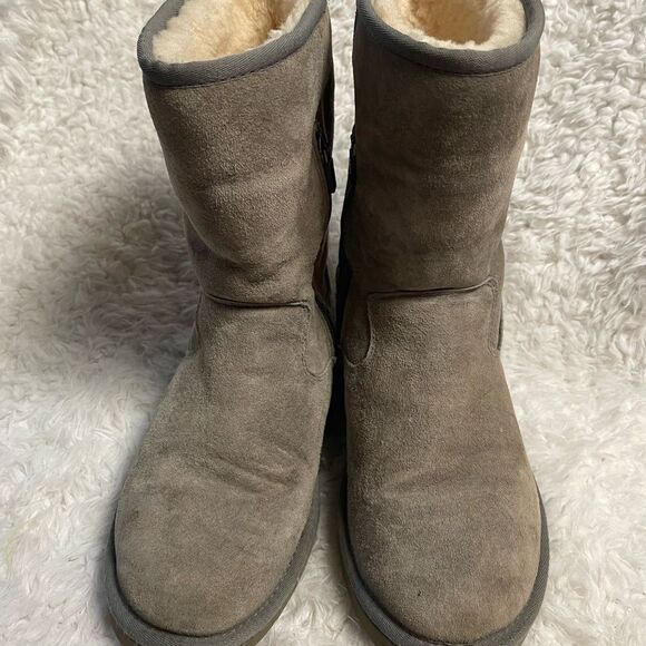 UGG Women's Gray Suede Boots side zipper wool lining SZ9 - Picture 5 of 13